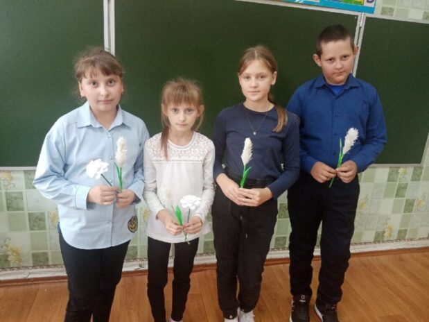 Акция «Белый цветок» прошла в Казанском сельском поселении Таловского района